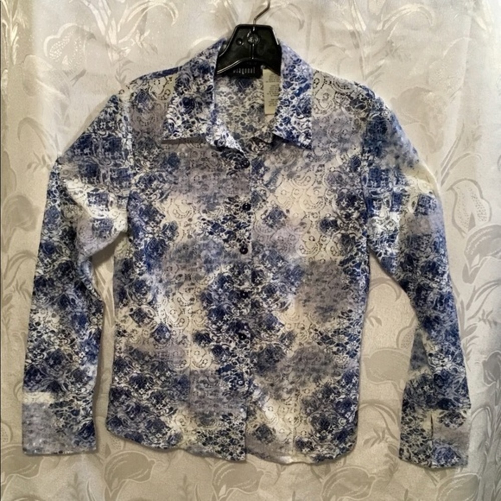 Diagonal BlueWhite Long Sleeve Lace ButtonUp Shirt